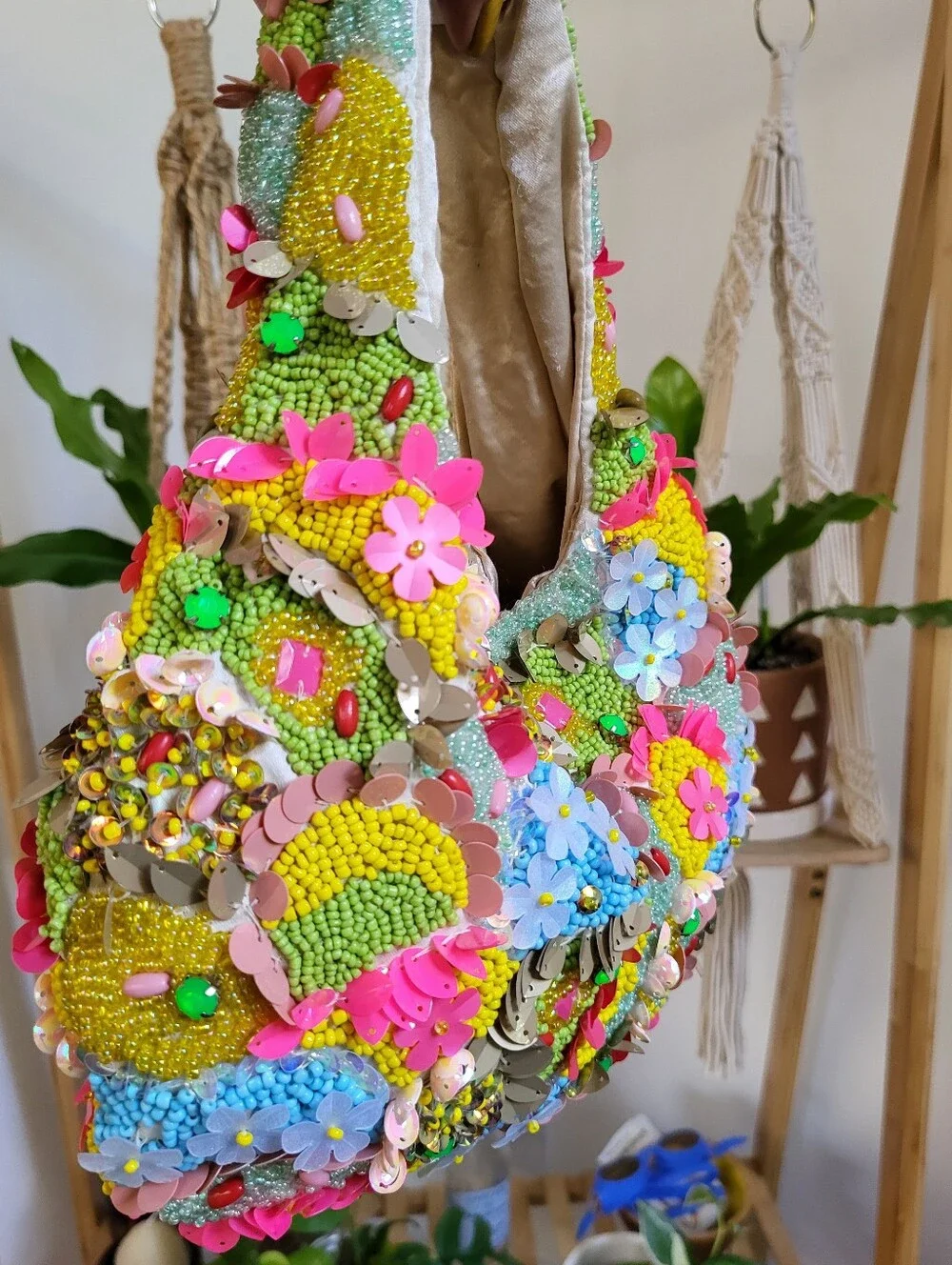 NWT Viral Beaded 3D embellished flower pedals sequin coral mini handheld tote